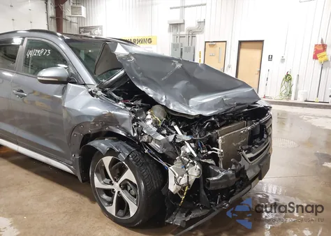 2018 Hyundai Tucson Value z USA, uszkodzony, nr VIN KM8J3CA24JU633300